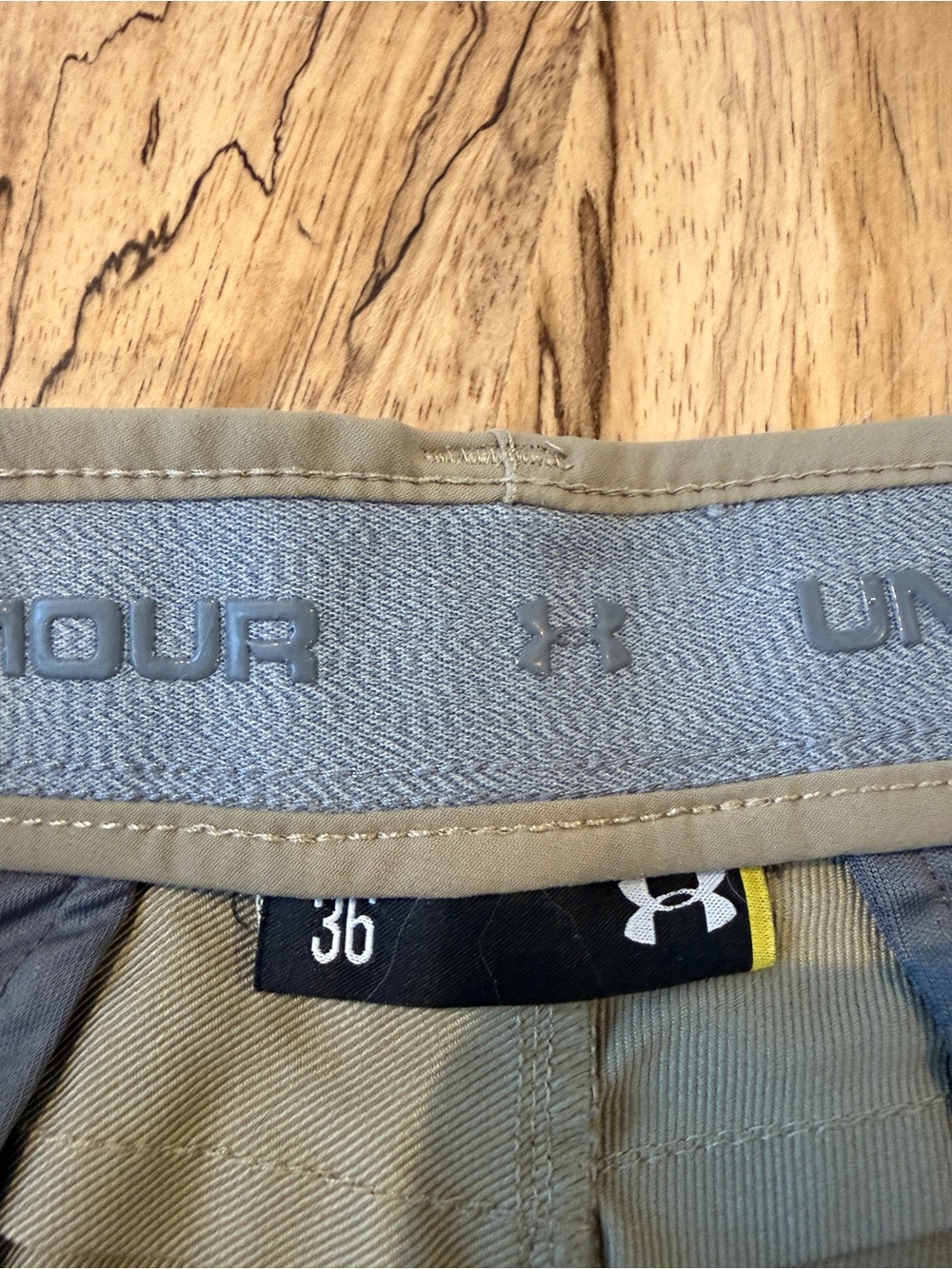 Under Armoir Men's Khaki Performance Stretch Shorts - Picture 2 of 2